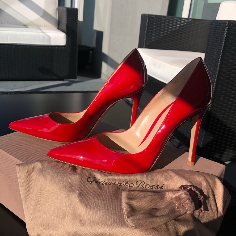 GIANVITO ROSSI PATENT RED PUMPS - Picture 2 of 5